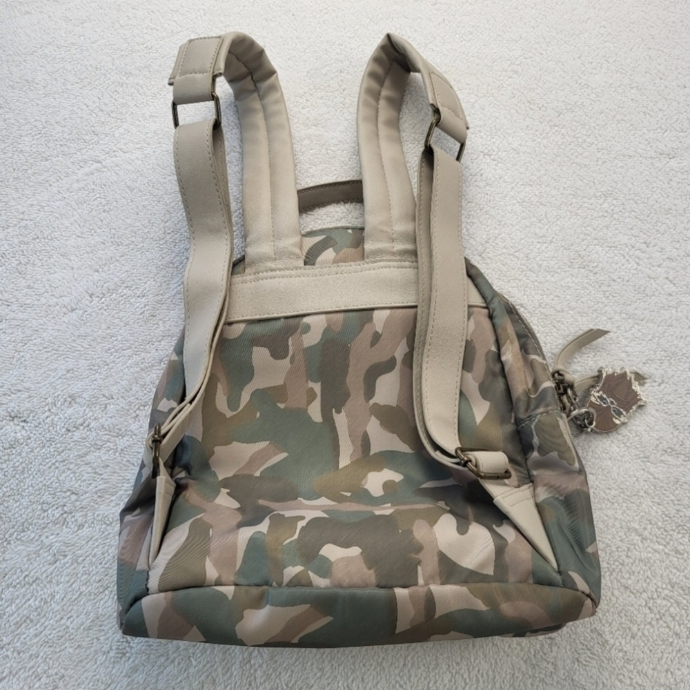 Camo Mini Backpack with Collectable StarWars Chewbaca Key Chain/Charm - Picture 2 of 12